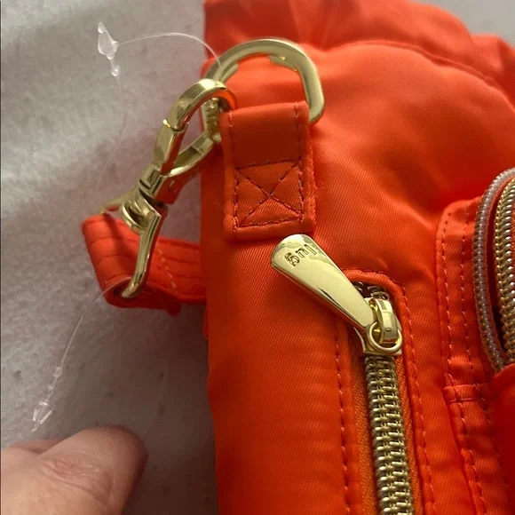 Disney Epcot 30 year flower and garden festival lug bag - Picture 3 of 5